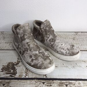 Fabletics Womens Sierra High Top Sneaker Taupe Crushed Velvet Slip On Shoe 6.5